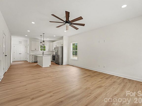 5th image of 749 Jack St #4