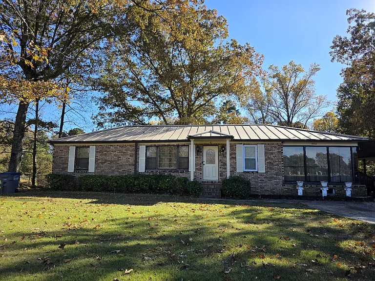 3933 Midway Rd #4D — Photo 1