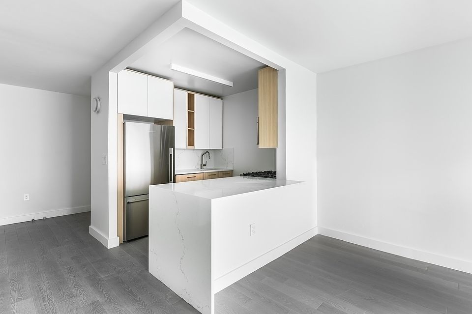 1st image of 101 W End Ave APT 9P