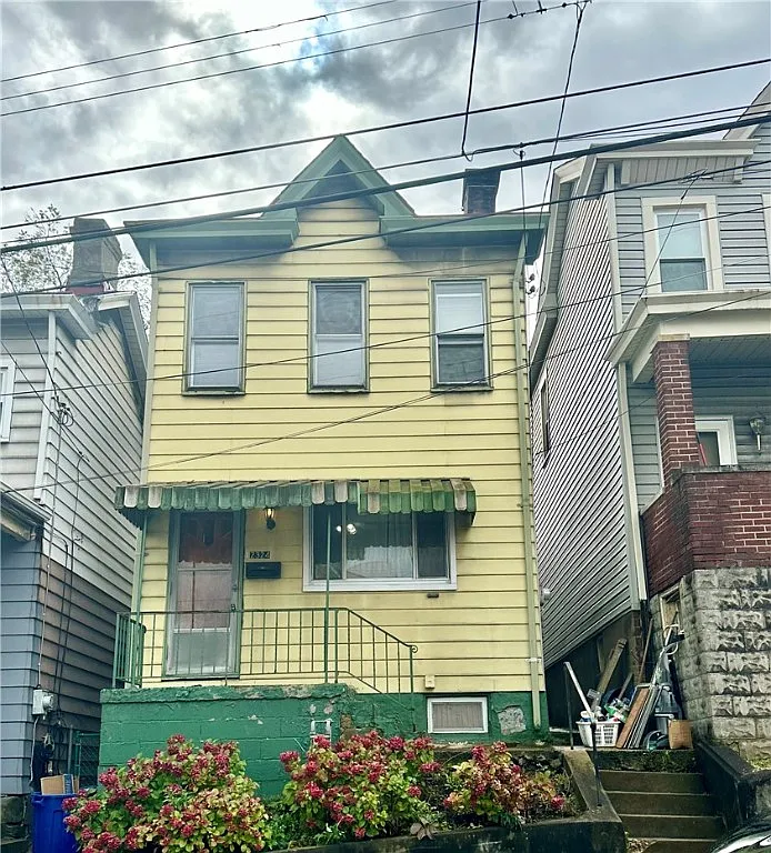 2324 Salisbury St photo 1
