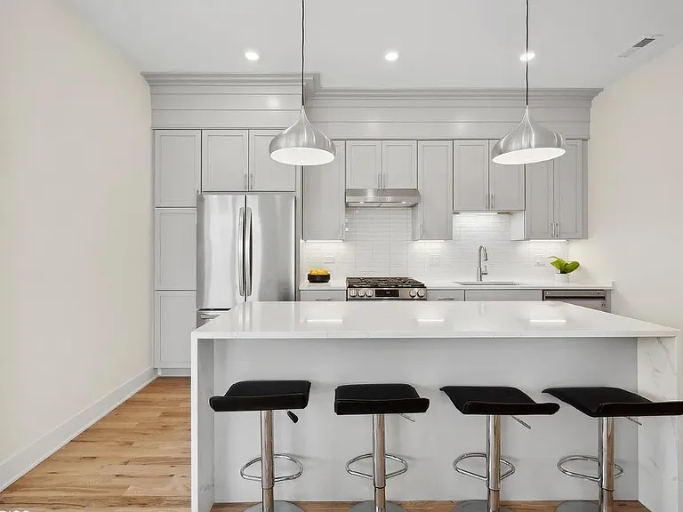 3615 N Wilton Ave #PENTHOUSE — Photo 6