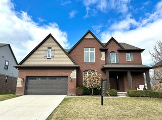 3922 Somerset Cir, Rochester Hills, MI 48309