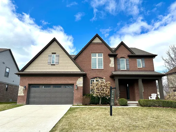 3922 Somerset Cir, Rochester Hills, MI 48309