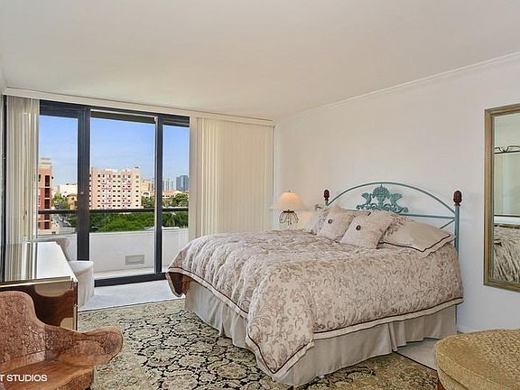 5th image of 525 S Flagler Dr APT 7D