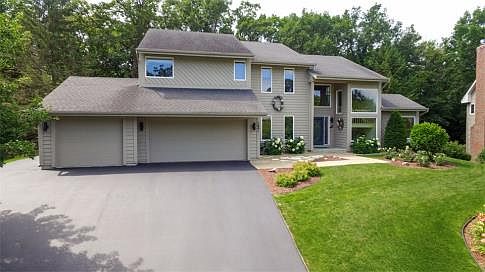 3rd image of 1601 Summit Oaks Ct