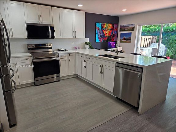 3rd image of 11464 NW 50th Ter