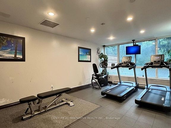 4th image of 1665 Victoria Park Ave Unit 207