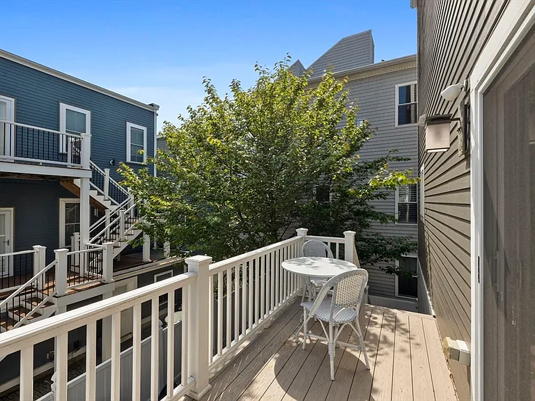 110 Bolton St — Photo 6