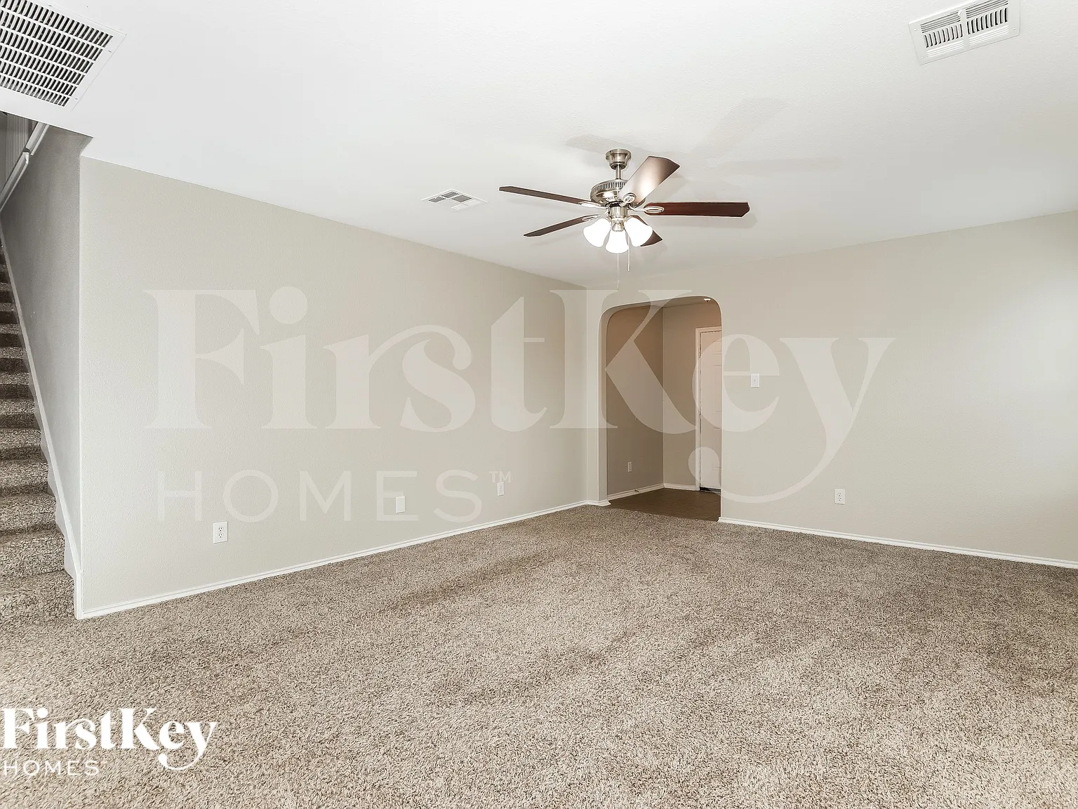 3 bed, 2.5 bath, 1958 sqft, $1,940 — Photo 4