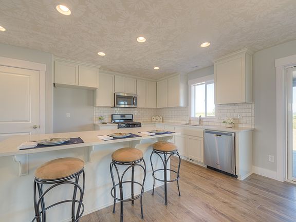 Kitchen With Quartz Counters