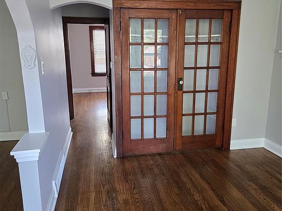 4th image of 4958 Parker Ave
