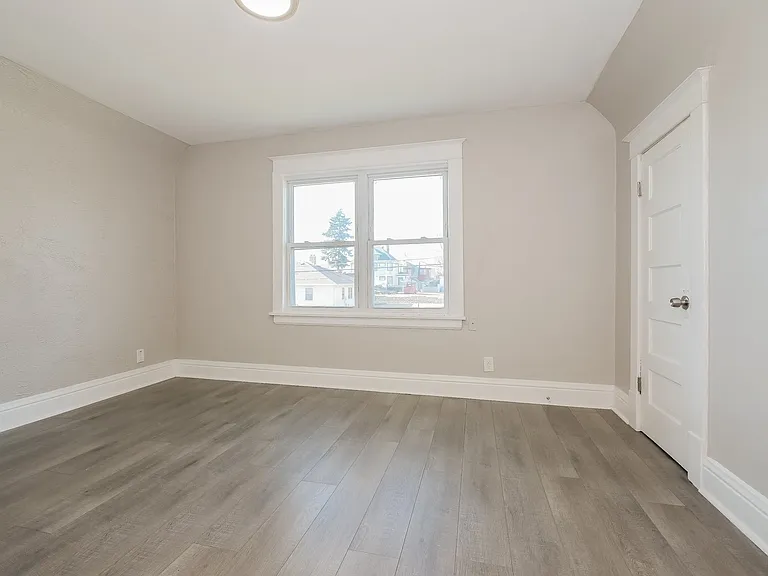 1146752_025_bedroom_13440761.jpg