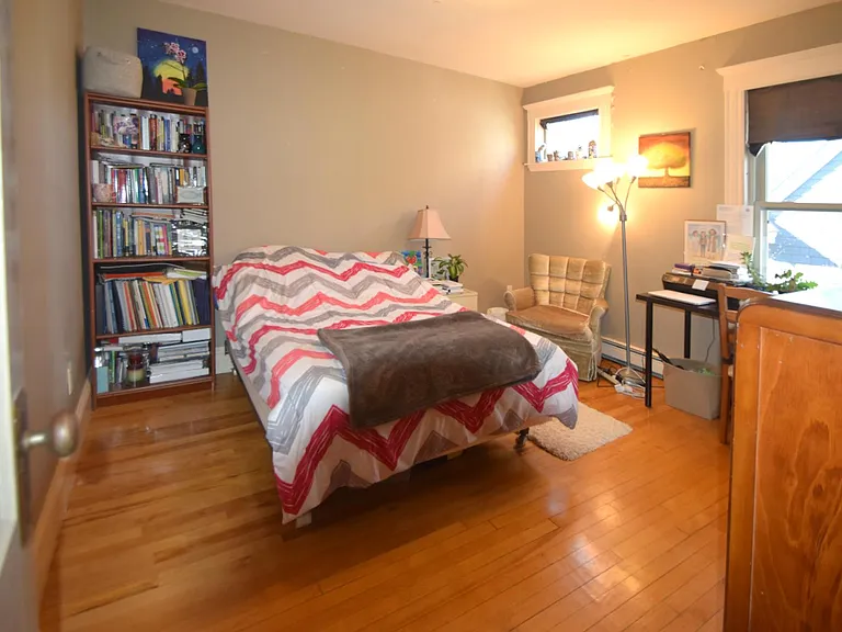 51 Russell Rd — Photo 22