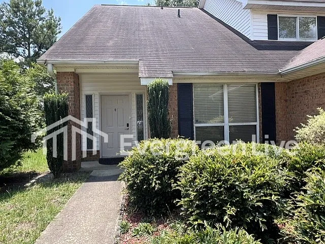206 Swing Ct — Photo 2