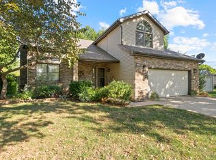 1662 N Pearson Dr, Springfield, MO 65802