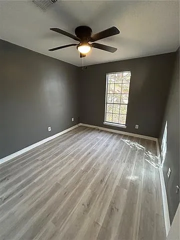 112 Yorkshire Dr — Photo 9