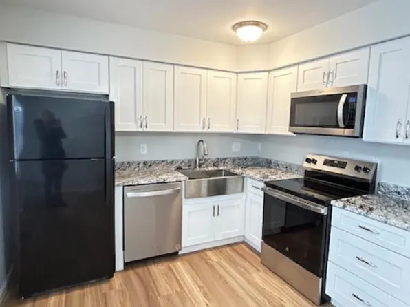 1457 Alberta Dr, Saint Charles, MO 63303