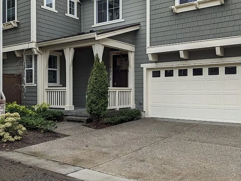 18716 44th Dr SE — Photo 1