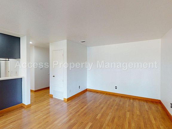 3rd image of 2905 Niagra St APT 163