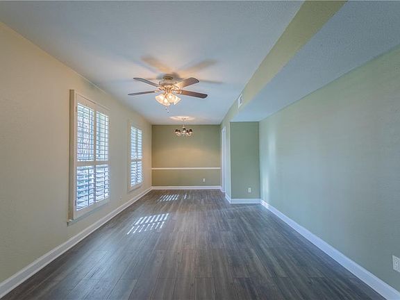 5th image of 3353 Leahy Dr