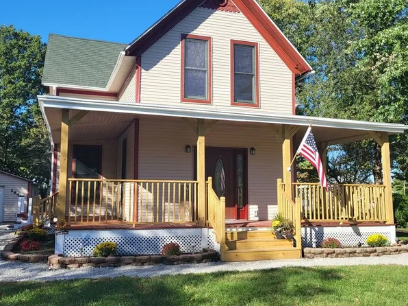 284 E Hamilton St, Warrensburg, IL 62573