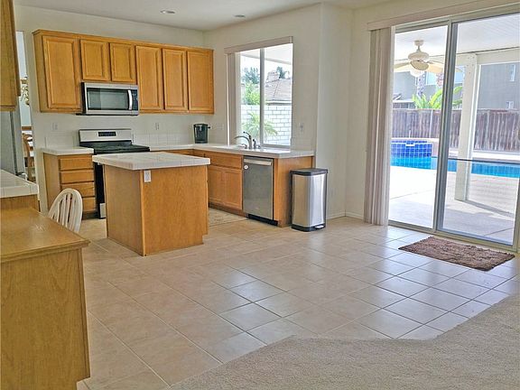 5th image of 31935 Violet Dr