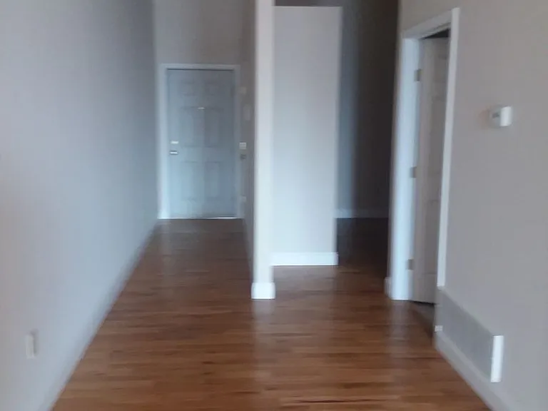 466 N Salina St — Photo 6