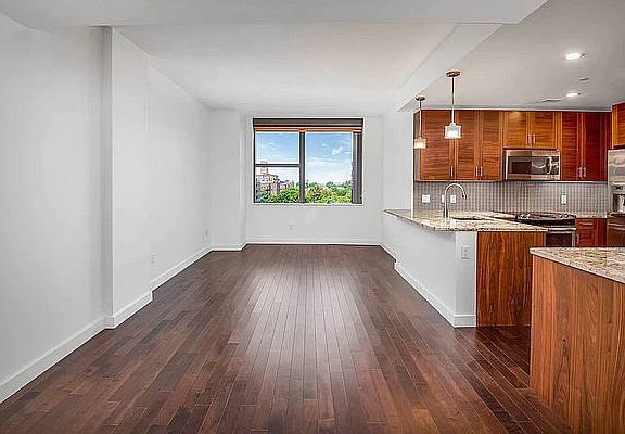 3rd image of 10820 71st Ave APT 12D