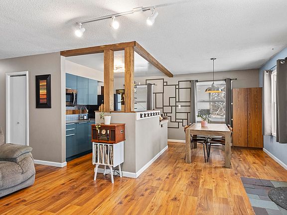 3rd image of 877 Parsons Rd