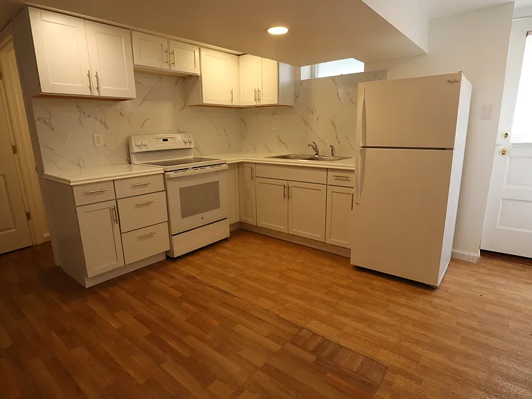 74 Meyerhill Cir E — Photo 12