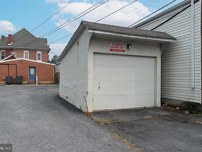 40 W Main St — Photo 35