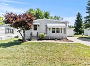 28 N Eaglecrest Dr, Hamburg, NY 14075