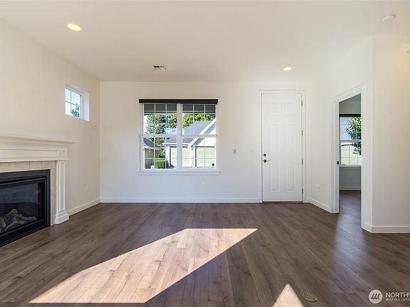 4th image of 762 SE Heron Drive
