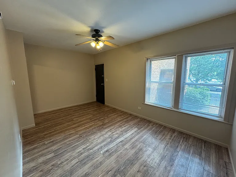 10212 S King Dr #1W — Photo 12