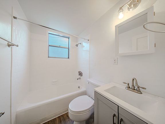 2nd image of 4507-4519 N Banner Dr #2