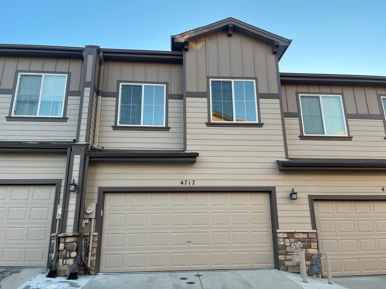 2 bed, 1348 sqft, $2,200 — Photo 2