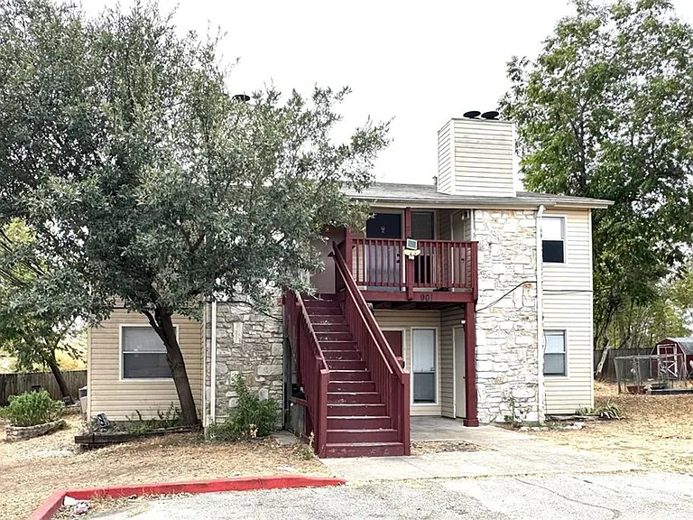 901 Taulbee Ln #D — Photo 2