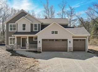 330 Deepwood Dr, Racine, WI 53402