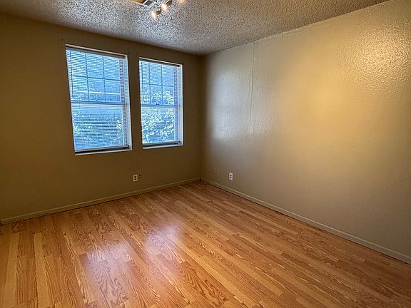 5th image of 215 W Fairview St #204