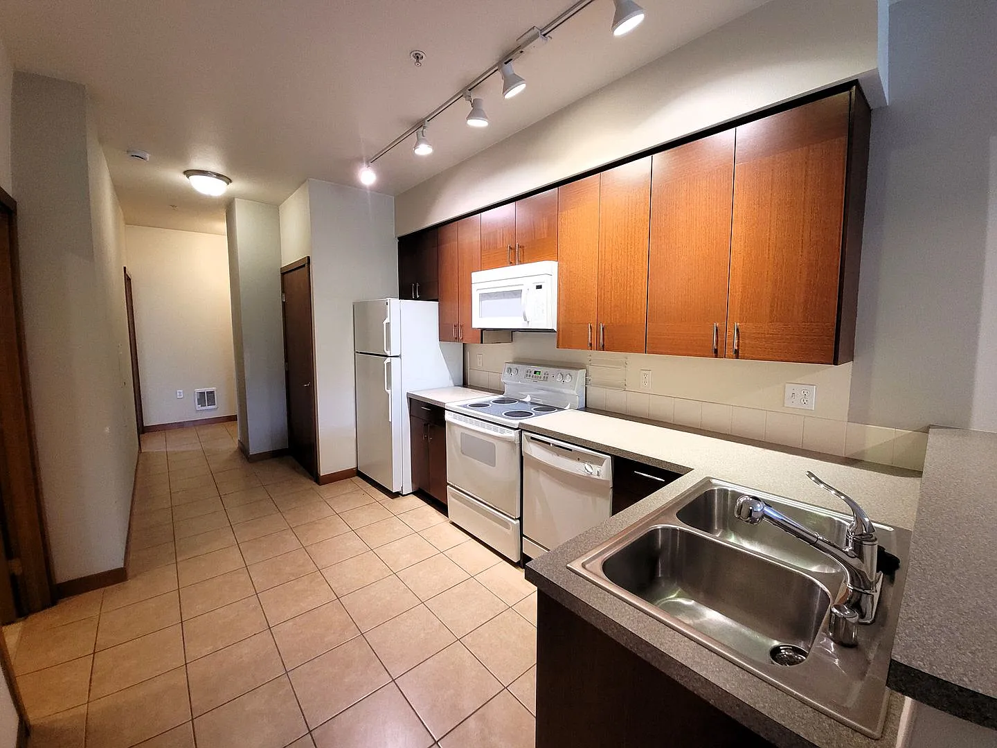 Centrally Located Condo — Photo 4