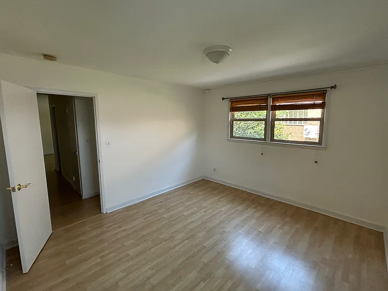 2036 N Woodrow St — Photo 14