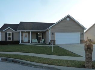 9924 Cessna Ct, Mascoutah, IL 62258