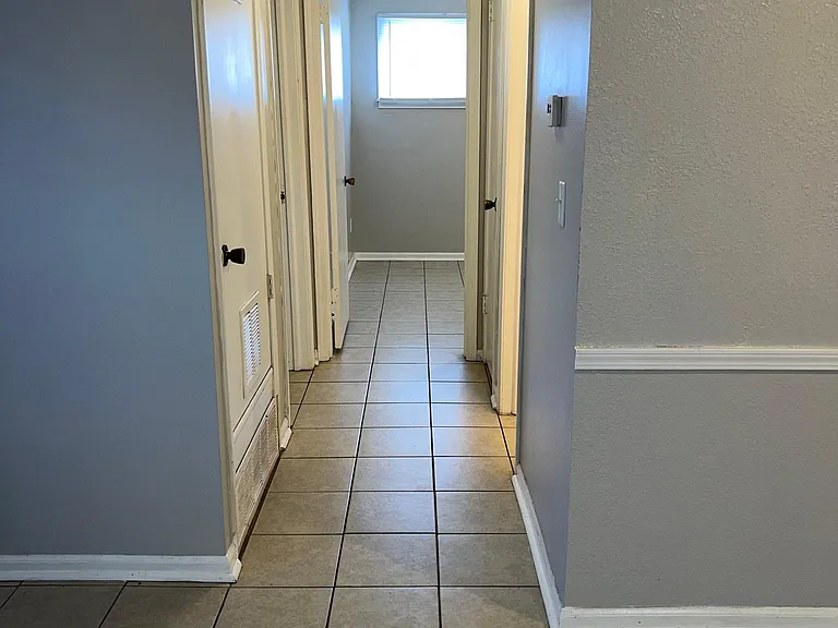 507 W Westview St #5 — Photo 13