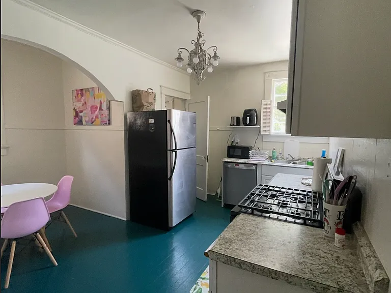913 Lowerline St — Photo 2