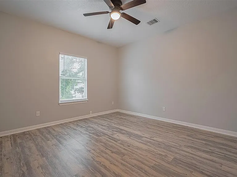 5009 Willow Point Dr — Photo 17