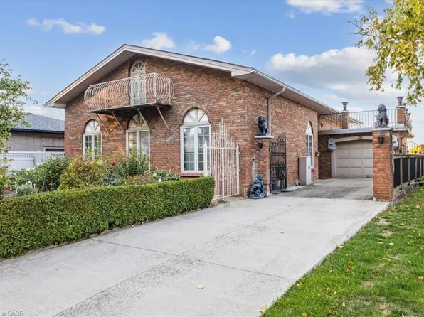 31 Palm Ct, Hamilton, ON L8G 2T9