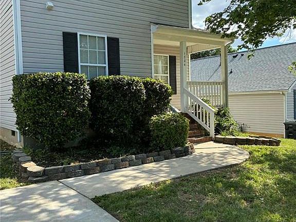 3rd image of 1804 Gordon St