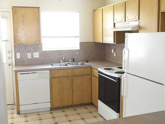 5th image of 4410 Sylvia Dr APT B