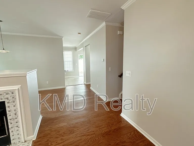 7629 Abigail Glen Dr — Photo 9