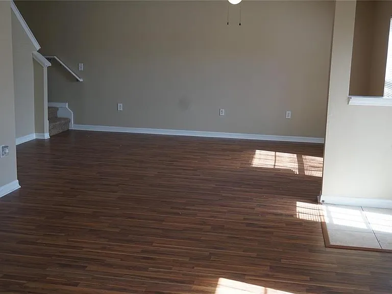230 Belvedere Way — Photo 2